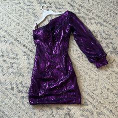 -Never Worn -Size 2 - One Shoulder - Build In Bra Padding But Can Be Removed -Make Me Some Offers ! Twyla Outfit, Outfit Dump, Special Event Outfit, Padded Bras, Mini Dress With Sleeves, Color Purple, Special Event, Colorful Dresses, One Shoulder