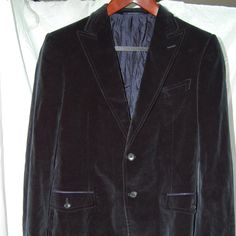 Gucci Tom Ford In Excellent Condition Color: Navy Blue/Black Material: Velvet Double Zipper And Button Size: Eu 50 R / Us 40 R M/L Please Read The Measurements Arm Pit To Arm Pit: 21" Inches Jacket Length: 31" Inches Sleeves From Shoulder: 27.5" Inches Gucci Velvet Blazer, Gucci Suit, Lapel Blazer, Navy Velvet, Tom Ford, Mens Suits, Blazer Suit, Blazer Jacket, Blue Black