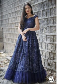 Long Frock Photoshoot Poses, Traditional Photoshoot, Beautiful Gown Designs, Combination Dresses, Bridesmaid Photoshoot, Indian Bridesmaid Dresses, Net Gowns