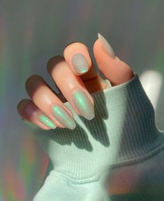 Matte Dipped Nails, Holographic Green Nails, Simple Dip Nail Designs, Green Iridescent Nails, Light Green Chrome Nails, Seaglass Nails, Seafoam Green Nails, Multichrome Nails, Matte Nail Polish Ideas