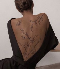 Tattoo On The Back, Jack Tattoo, Floral Back Tattoos, Tato Minimal, Orchid Tattoo, Girls Tattoo, Anklet Tattoos, Woman Tattoo, Hip Tattoos Women