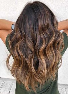 Dye: Do you have dark hair? These are the best effects for a change of ... - Hair - #change #dark #Dye #effects #Hair Hairstyles Brunette, Balayage Caramel, Brunette Hairstyles, Blond Balayage, Medium Brown Hair, Hair Color Caramel