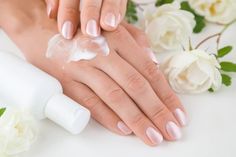 How to Use Baking Soda For Longer (and Stronger) Nails Soda Nails, Chip Nails, Nail Painting Tips, Honey Skin Care, Nail Growth Tips, Homemade Eye Cream, Nail Care Diy