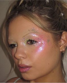 Magical Eye Makeup, Fancy Nancy Makeup, Ethereal Glitter Makeup, 90s Glitter Makeup, White And Pink Makeup Looks, Fairy Makeup Inspiration, Glitter Editorial Makeup, Fun Party Makeup, Casual Fairy Makeup