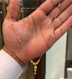 Gold Neck Chain Designs For Women Latest, Gold Dokiya Design, Dokiya Design Gold New, Nackles Gold Design, Gold Necklaces Women Indian, Small Chains Gold, Modern Gold Necklace Designs, Gold Chain Designs For Women, Necklace Design Ideas