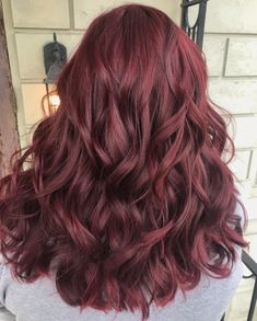 Pelo Color Vino, Dark Red Hair Color, Shades Of Red Hair, White Blonde Hair, Wine Hair, Red Hair Inspo, Dark Red Hair, Red Highlights, Winter Hair Color