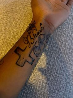 Small Henna Tattoos, Cute Henna Designs, Cute Henna Tattoos, Henna Style Tattoos, Small Henna, Henna Inspired Tattoos, Cute Henna, Cute Hand Tattoos, Pretty Hand Tattoos