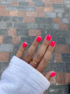 Cute Nails On Natural Nails, Short Bright Nails, Plain Gel Nails, Nail Colors That Make You Look Tan, Short Gel Nails, Simple Gel Nails, Summery Nails, Nail Sets