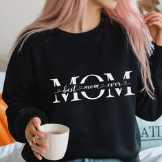 Best Mom Ever Sweatshirt, Mothers Day Sweatshirt, Mama Sweatshirt, Mom Life Sweatshirt, Mom Sweatshirt, Gift for Mom, Mothers Day Gift, As ELYTHI Craft proudly announce our new Sweatshirt. These are best quality Sweatshirt and designs. These are UNISEX Sweatshirts so run like Men's. However, your typical size will usually work best, as they are meant to fit a touch loose. Please make sure to look at the size chart in the last listing photo before ordering. If you want an oversized look pick a sw Mothers Day Sweatshirt, Beste Mama, Nurse Sweatshirt, Best Mom Ever, Mama Sweatshirt, Handmade Gift Wrap, Mom Sweatshirt, Best Mom, Gift For Mom