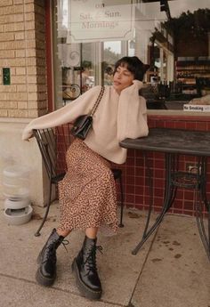 ♡₊˚༄˳ 𝒑𝒊𝒏𝒕𝒆𝒓𝒆𝒔𝒕: ѕoyvιrgo┊soyvirgo.com ♡ Pijamas Women, Millennials Fashion, Mode Inspo, 가을 패션, Look Vintage, Autumn Outfit, Casual Fall Outfits, Mode Vintage, Looks Style