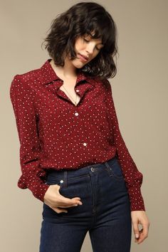 Skirt And Tshirt Outfits, Polka Dot Shirt Outfit, Skirt And Tshirt, Minimalist Moda, Cute Skirt Outfits, Tshirt Outfits, Polka Dot Blouse, 가을 패션, Work Outfits Women