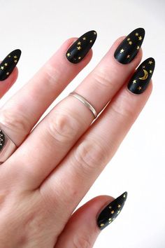 Nail Art Dessin, Bohemian Nails, Nagellack Trends, Black Nail Designs, Nail Tattoo, Black Nail, Spring Nail Art, Festival Nails