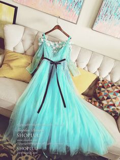 OMW, I NEED THIS डिजाइनर कपड़े, Prom Dress Blue, Prom Dress Pictures, Purple Evening Dress, Green Tulle, Prom Dresses 2018, Prom Dresses 2017, Marine Uniform, Blue Evening Dresses