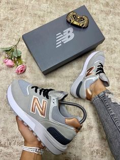 Pretty Shoes Sneakers, Kicks Shoes, Shoes Outfit Fashion, Balance Sneakers, Cute Sneakers, New Balance Sneakers, Hot Sneakers, Swag Shoes, Gym Shoes