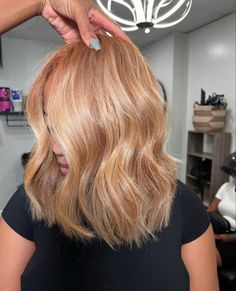 Light Brown And Honey Blonde Hair, Ginger Blonde Hair, Ash Blonde Bob, Ginger Blonde, Pressed Natural Hair, Ginger Hair Color, Highlights Hair