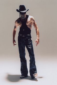 Cowboy Fit, Hot Cowboy, Goth Cowboy, Orville Peck, Cowboy Aesthetic, Photographie Portrait Inspiration, Gq Style, Cowboy Outfits, Cowboy Style