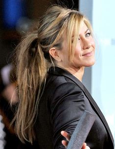 Jennifer Aniston's Hair Evolution - Straight Ponytail Hairstyles, Side Fringe Hairstyles, Hair In A Ponytail, Hair Evolution, Jennifer Aniston Style, Hollywood Hair, Straight Ponytail, A Ponytail