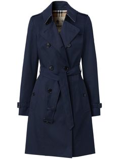 Burberry Trenchcoat, Navy Trench Coat, Trench Coat Outfit, Burberry Outfit, Burberry Coat, Blue Trench Coat, Burberry Trench, Burberry Trench Coat, Burberry Jacket