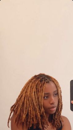 Golden Brown Locs Black Women, Brown Colored Locs, Chestnut Blonde Hair, Brown Dreads Black Women, Dyed Locs Brown, Chestnut Blonde, Long Brown Locs Black Women, Locs Brown, Loc Dye