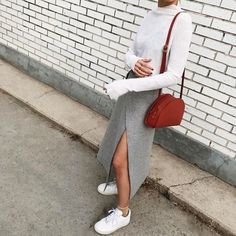 Outfits With Air Forces, Dresses With Tennis Shoes, Air Force 1 Outfit, Nike Air Force 1 Outfit, Sneaker Outfits Women, Casual Outfit Ideas, Casual Skirt Outfits, Minimalist Shoes, Modesty Fashion