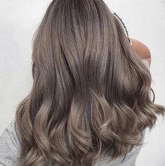 Pearl Ash Brown Hair, Ash Brown Hair Light, Ash Brown Curly Hair, Toner Shades, Light Brunette Hair, Mushroom Hair, Coffee Hair, Brown Hair Shades, Silver Blonde Hair