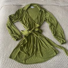 Princess Polly green dress! So pretty and comfortable. The fabric drapes nicely when on. Only worn once for an event Draped Fabric, Princess Polly, So Pretty, Green Dress, Women's Dress, Women Accessories, Womens Dresses, Outfit Accessories, Green