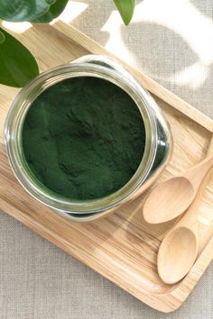 La spirulina è una microalga d’acqua dolce: un superfood ricco di micronutrienti, sempre più apprezzato per le sue proprietà benefiche. Henna Business, Shoot Moodboard, Lipid Profile, Increase Stamina, Increase Muscle Mass, L Arginine, Product Shoot, Protein Synthesis, Healthy Blood Pressure