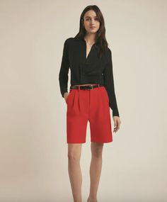 Chic Bermuda Shorts For Work, Chic Knee-length Bottoms With Welt Pockets, Chic Bermuda Shorts With Pockets For Work, Chic Bermuda Shorts With Short Inseam And Belt Loops, Chic Bermuda Shorts With Short Inseam, Chic Fitted Bermuda Shorts For Work, Chic Fitted Bermuda Shorts With Belt Loops, Chic Business Casual Shorts With Welt Pockets, Chic Business Casual Shorts With Belt Loops