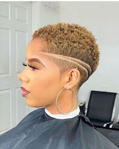 Low Cut Hairstyles, Natural Hair Haircuts, Short Hair Styles African American, Short Natural Haircuts, Short Hair Designs, Shaved Hair Cuts, Twa Hairstyles, Tapered Natural Hair