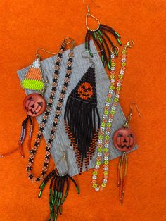 * The candy corn collection is made with 11/0 Czech glass neon beads and brass ear hooks and clasp. * 1. Candy corn fringe- length 2 1/2", width 1". * 2. Choker - length 13" - message me for custom lengths. 3. Corn earrings - length 2", width 1". * These earrings are light weight. Corn Earrings, Candy Corn Earrings, Candy Earrings, Beaded Fringe Earrings, Earrings Halloween, Pumpkin Earrings, Earrings Beaded, Halloween Earrings, Halloween Jewelry