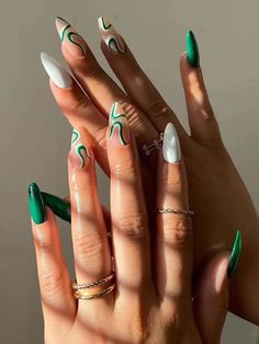 Nail Art Funky, Heart Nail, White Nail, Stick On Nails, Funky Nails, Pretty Acrylic Nails, Chic Nails, Dope Nails