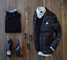 Sweater And Shirt Outfit, Sweater And Shirt, Mens Suit Style, Blazer Outfits Men, Allen Walker, Men Fashion Show, Mens Casual Dress Outfits, Mens Fashion Classy