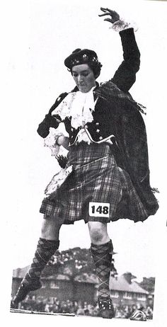 Catriona Buchanan(?) - Pic extracted from Toronto Scottish world festival 1973 program Scottish Halloween, Scottish Dancing, Scottish Soldier, Highland Dancing, Scottish Dress, Scottish Warrior, Alice Costume, Music Documentaries, Highland Dance