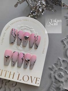 Blackpink Inspired Nails, Blackpink Nails Designs, Nail Blackpink, Blackpink Nails, Nail Y2k, Classy Almond Nails, Mickey Nails, Punk Nails, Vintage Nails