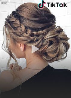 *** Amazing updo hairstyle with the wow factor - Fabmood Wedding Colors...dding Themes...dding color palettes! Wedding Updo Hairstyles, Braid Wedding, Brides Made, Hairstyles Design, Mother Of The Bride Hair, Hairstyles Bridesmaid