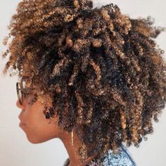 Natural Hair Wash And Go, Updo Cabello Natural, Curly Hair Color Ideas, Natural Hair Wash, Loc Goals, Curly Hair Color, Low Porosity Natural Hair, Deep Conditioner For Natural Hair