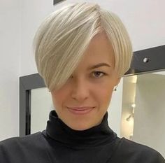 Short Stacked Bob Haircut Fine Hair With Bangs, Mom Hairstyles Short, Short Haircuts Ideas, Pixie Haircut Ideas, Ideas Haircut, Short Spiked Hair, Haircuts Ideas, Short Haircut Styles, Spiked Hair