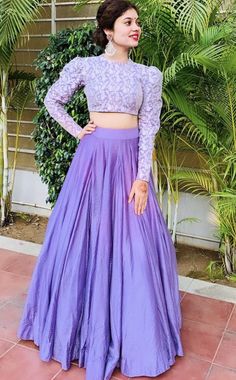 डिजाइनर कपड़े, Skirt And Crop Top, Fancy Dresses Long, Indian Gowns Dresses, Trendy Dress Outfits, Beautiful Dress Designs