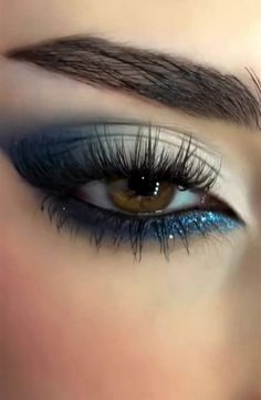 Eyeshadow Looks For Royal Blue Dress, Dark Blue Glitter Makeup, Royal Blue Homecoming Makeup, Blue Prom Eye Makeup, Midnight Blue Makeup, Blue Homecoming Makeup, Navy Blue Quince Makeup, Dark Blue Eyeshadow, Makeup Azul