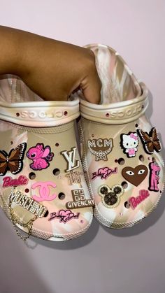 Baddie Crocs, Marble Crocs, Croc Decor, Croc Ideas, Pink Crocs