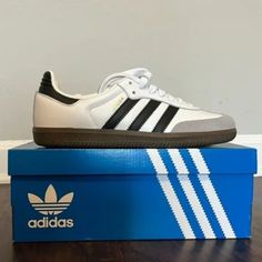 Size: Women's 7.5 = Eu 39 New Adidas Samba Og Black White New In Box Black White Adidas Originals Sambas Multiple Sizes Are Available Adidas Laceless Shoes, Adidas Falcon Triple White, Adidas For Sale, Cheap Adidas Sneakers, Basket Adidas Vintage, Adidas Bravada Shoes, Adidas Low Form, Samba Sneakers, Adidas Samba Og