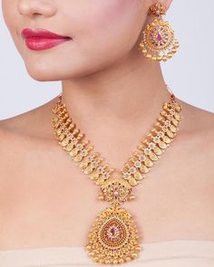 Buy Ece Choker Set | Indian Choker Online - Tarinika North Indian Gold Necklace Design, Trendy Gold Necklace, Engagement Ring Non Traditional, Necklace Women Gold, Women Gold Chain, Elegant Gold Necklace, Classy Looks, Statement Collar, Necklace Set Indian