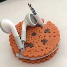 an earphone holder made out of cookies