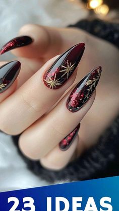 Trendy Christmas Nails 2025, Nails Inspiration New Years Eve, New Year Christmas Nails, Elegant Red Christmas Nails, 2024 Christmas Nail Trends, Fabulous Nails Designs, Christmas To New Year Nails, Christmas Nails 2025, Nails For Christmas And New Years