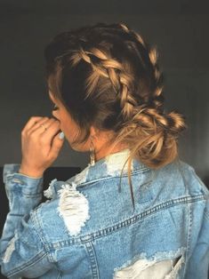 Physical Beauty, Effortless Hairstyles, Wild Hair, Back To School Hairstyles, Styling Inspiration, Messy Hair, Braids For Long Hair