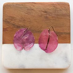 California Pink Bougainvilleas grown in my garden, pressed by hand, and preserved in resin  ꕤ Made To Order - each pair is one of a kind! ꕤ Light Weight Hypoallergenic Brass Earrings - great for sensitive ears! Our customers tell us that they are so light weight that you will forget you're wearing them! ꕤ Ready to Gift - it's wrapped in tulle and enclosed in a hand sewn envelope and tied with our signature flower bow Please Message me if you would like a bulk order, tracked shipping, or a personalized piece! Real Flower Earrings, Plant Earrings, Gardening Gift, Bougainvillea, Earrings Wedding, Brass Earrings, Garden Gifts, Bulk Order, Sensitive Ears