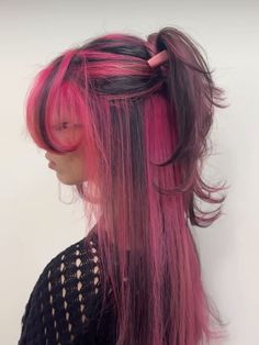 Calico Hair, Skunk Hair, Pink And Black Hair, Cute Hair Colors, Hair Inspiration Long, Hair Color Streaks, Hair Streaks, Dyed Hair Inspiration, Pink Highlights