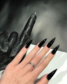 Rounded Stiletto Nails, Red Stiletto Nails, Vampire Nails, Retro Nails, Black Acrylic Nails, Pointed Nails, Casual Nails