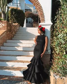 Spain Costume, Spanish Dress Flamenco, Flamenco Wedding Dress, Latina Photoshoot, Flamenco Wedding, Spain Party, Avangard Fashion, Spanish Hairstyles