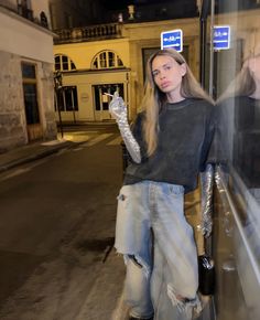 Sequin Gloves, Designer Gloves, New Years Outfit, Winter Mode, Fashion Aesthetics, Style Chic, Night Outfits, Look Cool, The Photo